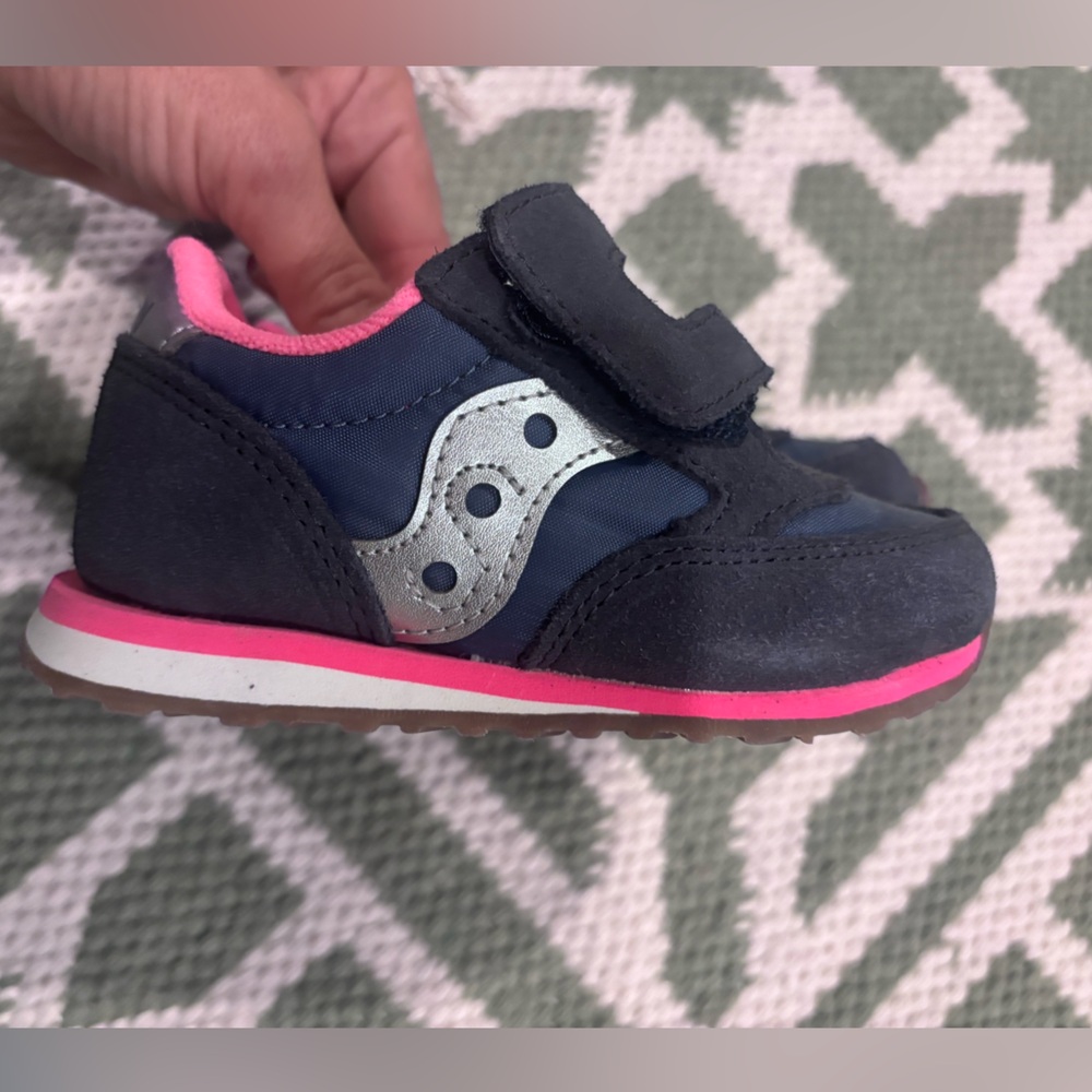 Saucony Kids' Dark Blue and Pink Sneakers nwot